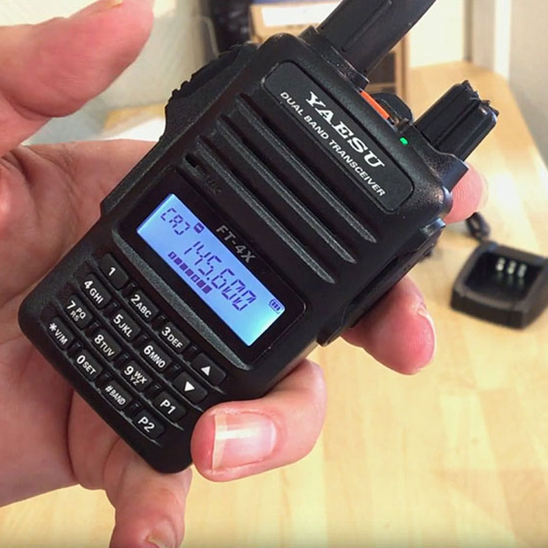 YAESU FT-4XE Talkie-walkie VHF UHF Radio-amateur