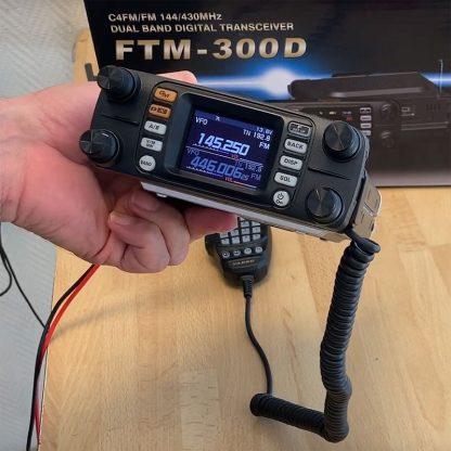YAESU FTM-300DE VHF / UHF C4FM